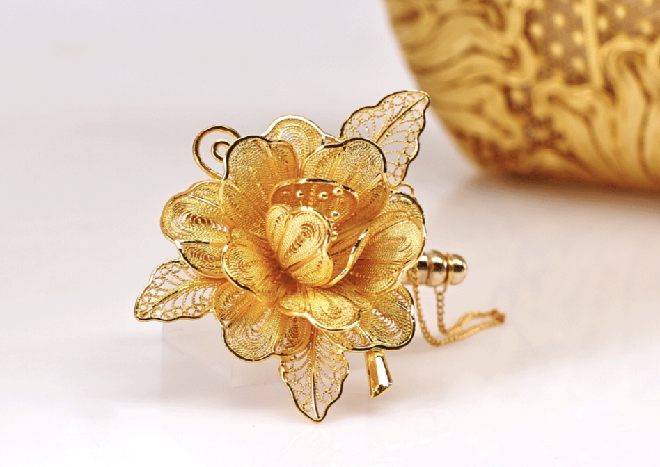 花丝镶嵌月季胸针